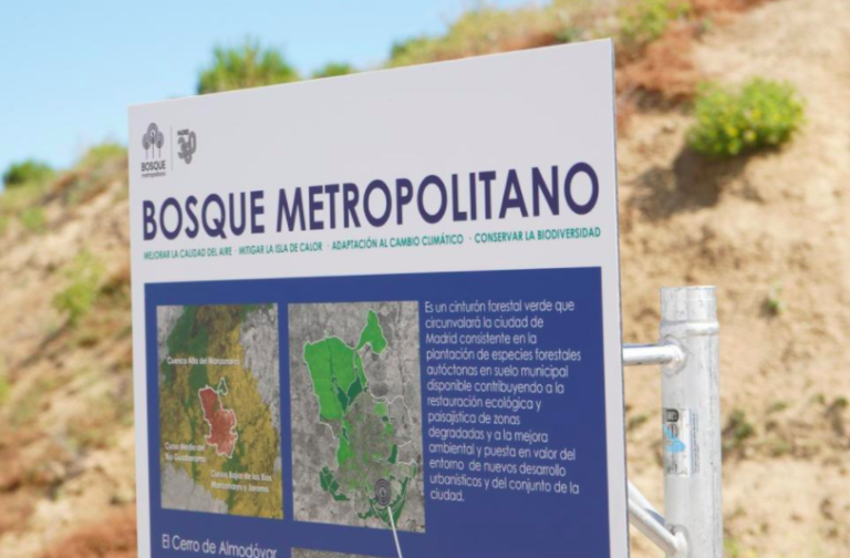 Los vecinos del cerro Almodóvar se decantan porque el área se destine a usos deportivos y culturales