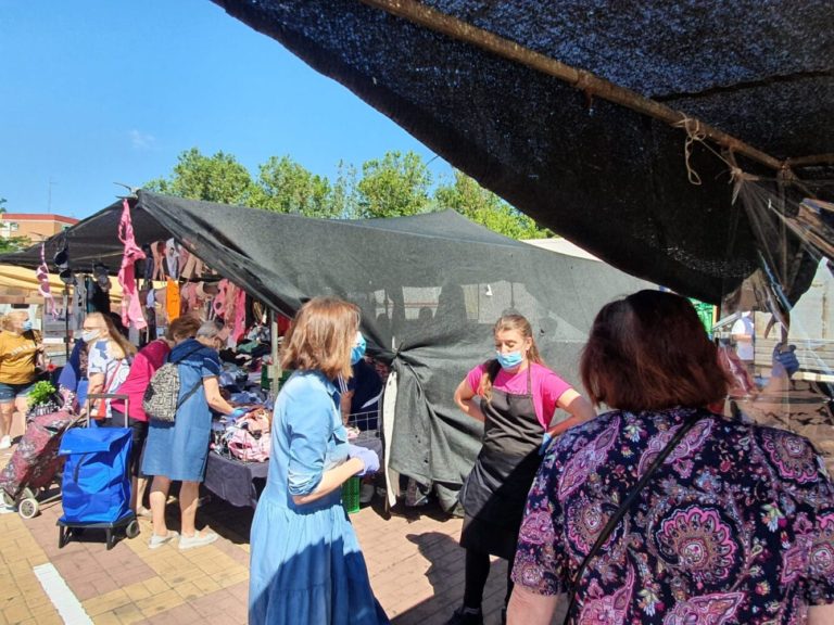 Villa de Vallecas retoma la actividad del mercadillo de Sierra Gorda