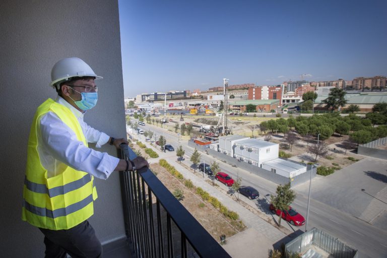 El Ayuntamiento inicia las obras de tres nuevas promociones en Villa de Vallecas