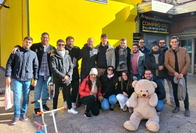 Gran éxito en la recogida de juguetes de Juventudes Socialistas