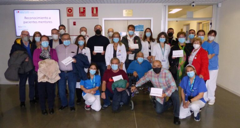 El Hospital Infanta Leonor homenajea a los pacientes mentores del Servicio de Nefrología