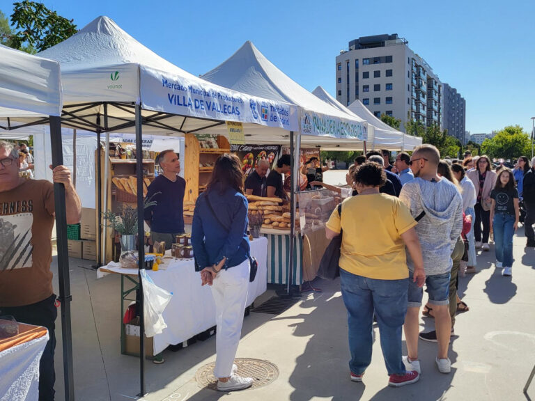 Villa de Vallecas estrena Mercado de Productores