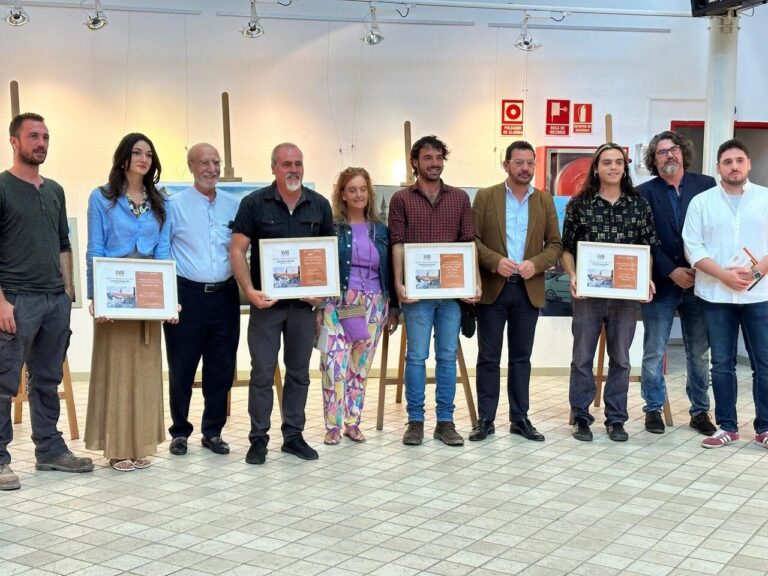 Los ganadores del XVIII Certamen de pintura ‘Escuela de Vallecas’ reciben su premio