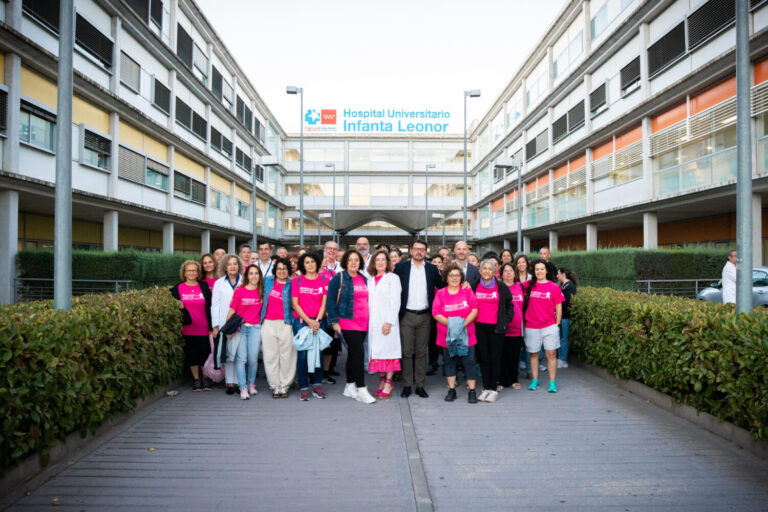Pacientes oncológicas tratadas en el Hospital Infanta Leonor hacen un tramo del Camino de Santiago