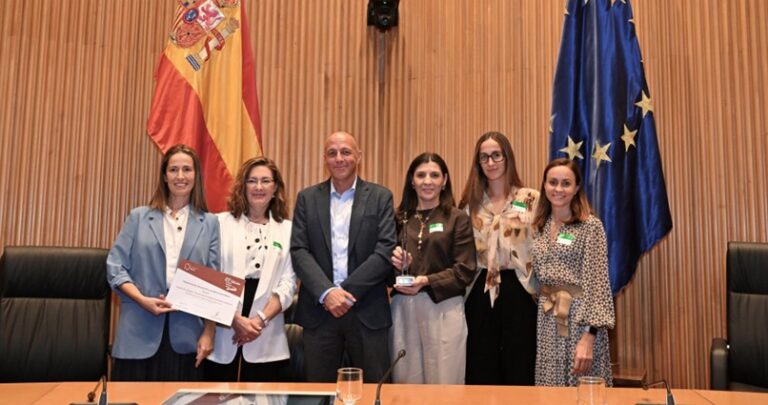 El Hospital público Infanta Leonor, galardonado en los Premios Profesor Barea 2025