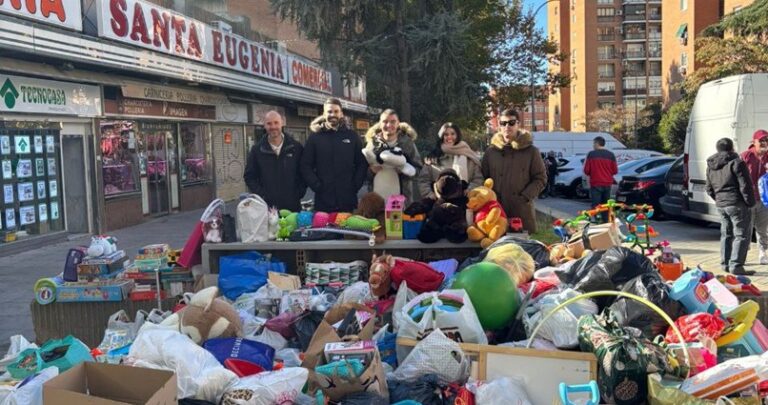 La solidaridad vuelve a desbordar Santa Eugenia en la recogida de juguetes de Juventudes Socialistas