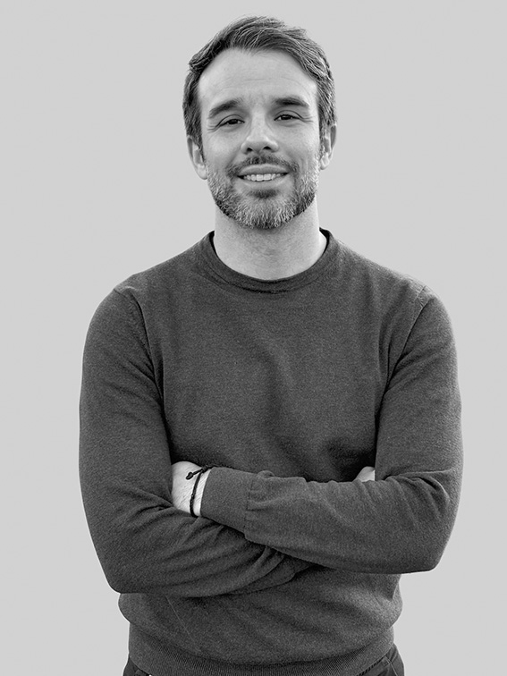 Daniel Claros, Entre los rascacielos de Madrid y el Cerro Almodóvar: romper la inercia para cambiar el destino