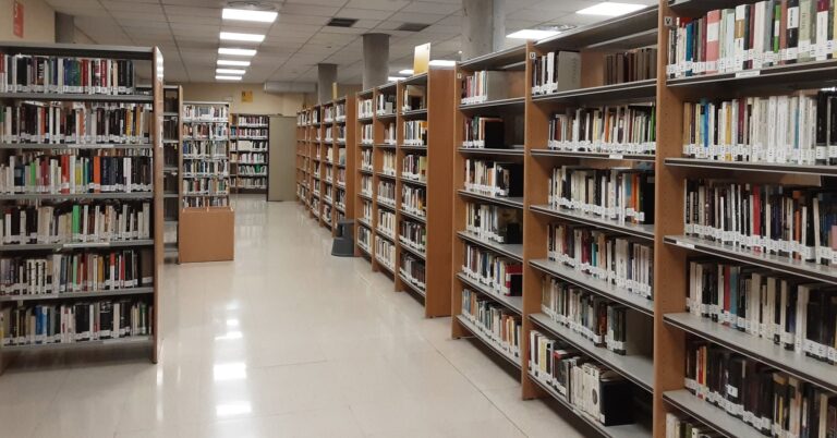 La Biblioteca Gerardo Diego reabre sus puertas tras finalizar los trabajos de climatización y de pintura